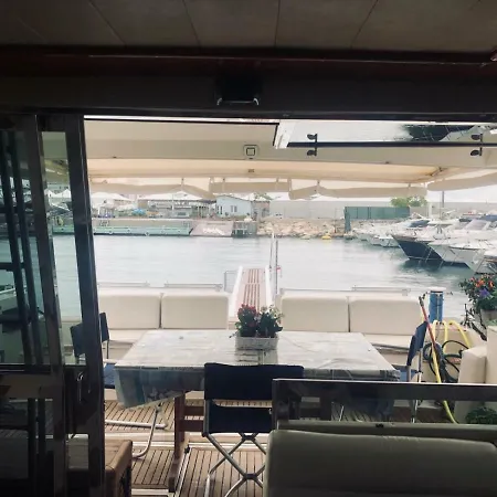 Yacht Blues *